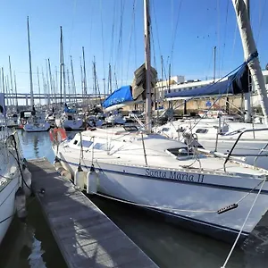 Be Local - Sleep Aboard The Santa Maria Sailing Boat In Apartamento
